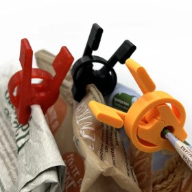 تصویر گیره لباس مدل 6 عددی 