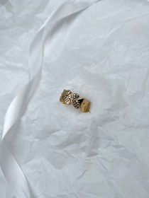 تصویر انگشتر طرح طلا آبی 