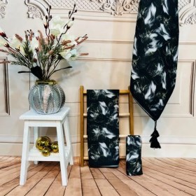 تصویر روسری مشکی طلایی 