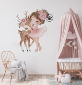 تصویر استیکر کودک طرح دختر و آهو کوچولو 