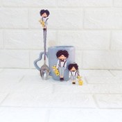 تصویر ماگ عروسکی خمیری پسر موفرفری 