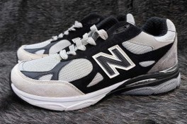 تصویر کتانی مردانه نیو بالانس ۹۹۰ مشکی با کفی چرم 