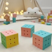 تصویر مکعب روبیک پاستلی خودرنگ ۳×۳ 