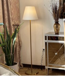 تصویر آباژور سالنی طرح ایکیا آنتیک با شید سفید نیکان دکور 