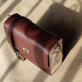 تصویر کیف رودوشی طرح گوزن 