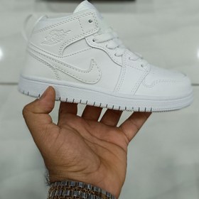 تصویر کتونی بچه گانه نایک ایر جردن ۱ ساقدار تمام سفید Nike air jordan 1 high 