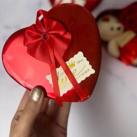 تصویر جعبه گل و خرس فلزی 