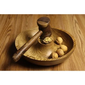 تصویر گردو شکن 