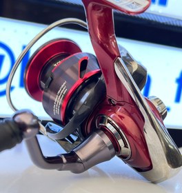 تصویر چرخ ماهیگیری اورجینال دایوا مدل فویگو 5000 مخصوص اسپینینگ آب شور DAIWA FISHING REEL FUEGO 5000