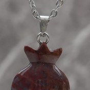 تصویر گردن آویز یلدایی تراش انار Yalda Anari