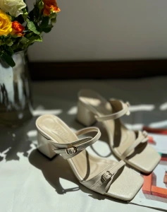 تصویر فروشگاه ولوت شوز