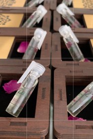 تصویر اسانس خالص گل 