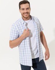 تصویر پیراهن آستین کوتاه مردانه یقه برگردان چهارخانه آبی روشن پیرکاردین 
