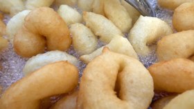 تصویر دانلود فوتیج لوکما دونات سنتی ترکی Turkish Traditional Donut Lokma 