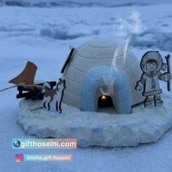 تصویر عود سوز طرح کلبه برفی با شخصیت اسکیمو هدیه‌ای منحصربه‌فرد برای عاشقان زمستان و دکوراسیون خاص؛ قابل استفاده به عنوان جاشمعی کوچک یا دکوری رومیزی.