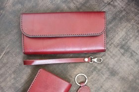 تصویر کیف پول دستی زنانه چرم طبیعی مدل مگنتی 