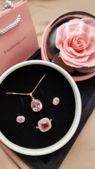 تصویر جعبه صورتی گل رز 