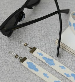 تصویر بند عینک طرح ابر 