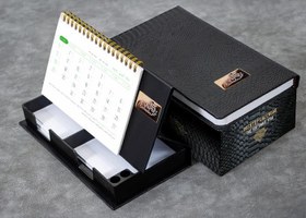 تصویر ست تقویم و سر رسید 1405جمعه مشترک مدل پیتون ars-226 