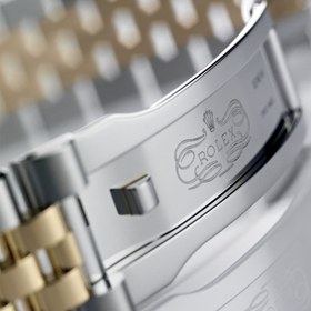 تصویر ساعت رولکس دیت جاست زنانه طلایی نقره ای صفحه مشکی اسمال 105035 
