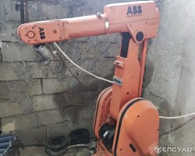 تصویر ربات سوئدی مدل ABB IRB 2000 