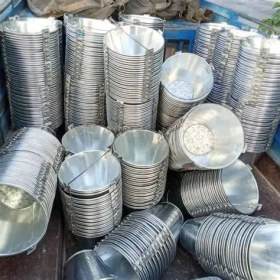 تصویر سطل و استانبولی بنایی 