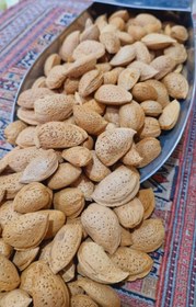 تصویر بادام محلی ایرانی