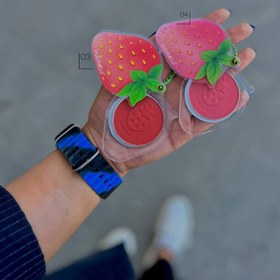 تصویر رژگونه توت فرنگی 