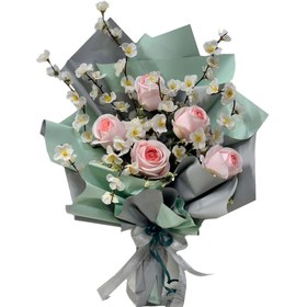 تصویر دسته گل کادویی رز صورتی و شکوفه سیب: زیبایی و عشق در یک هدیه کد 4018 