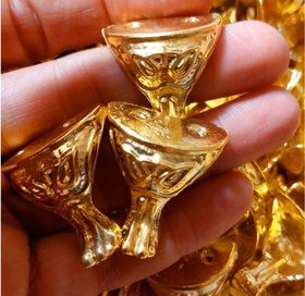 تصویر پایه یراق ۱۲ تایی طلایی 