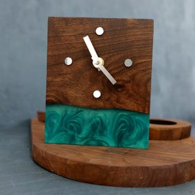 تصویر ساعت رومیزی مدل چوب و رزین کد 02 