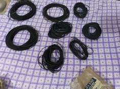 تصویر 5 عدد تسمه پهن ضبط قدیمی ، توضیح دارد 