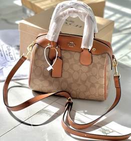 تصویر کیف کوچ صندوقی متوسط 