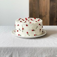 تصویر کیک خامه ای شکلاتی مینیمال 