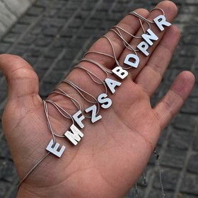 تصویر گردنبند حروف 