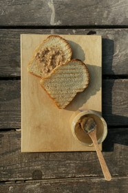 تصویر کره بادام زمینی 