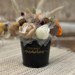 تصویر شمع باکس گل رز و لاله در سطل فلزی و لاکچری 