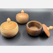 تصویر قندان چوبی درب دار گردو با کیفیت چوب مقاوم و زیبا رنگ روشن 