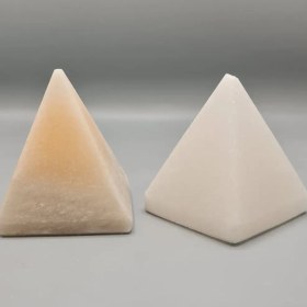 تصویر سنگ نمک هرمی مدل کوچک 