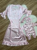 تصویر ست بیمارستانی مادر و نوزاد ساتن سایز ۰ تا ۳ ماه با پاپوش 