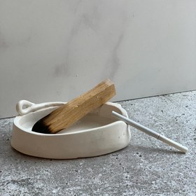 تصویر زيرسيگارى سفید 