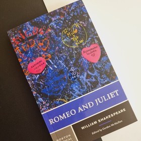 تصویر کتاب رمان Romeo and Juliet William Shakespeare (رومئو و ژولیت شکسپیر) زبان انگلیسی کاغذ بالک 