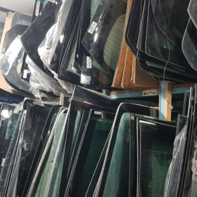 تصویر شیشه جلو رنو فلوئنس سنسوردار 