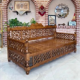 تصویر تخت سنتی عرض1 طول2 طرح شاهنشین چوب روسی 