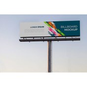 تصویر موکاپ و ماکت بیلبورد با فضای غروب آسمان 