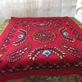 تصویر رومیزی پته دوزی گندمی قرمز پته دوزی اصیل کرمان