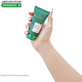 تصویر کرم ضد آفتاب پلزنت رنگی مناسب انواع پوست pleasant sunscreen tinted for all skin types SPF50 cream 40ml