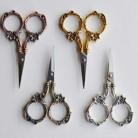 تصویر قیچی گلدوزی گل و برگ 