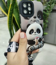 تصویر کاور کبریتی طرح پاندا همراه با بند مناسب برای گوشی آیفون 11pro panda-themed matchstick patterned cover with a panda strap suitable for iPhone 11 Pro.