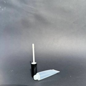 تصویر ظرف رژ مایع ۱۰ گرم 